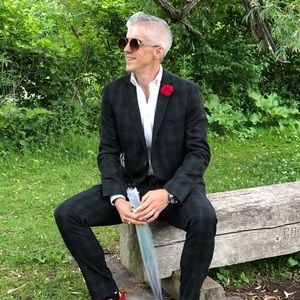 Meet your Posher, Eric